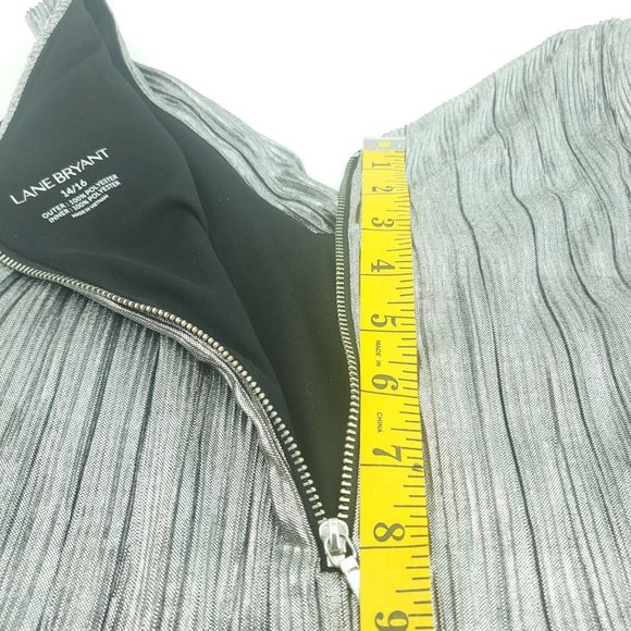 Lane Bryant Womens Gray Sleeveless V Neck Criss Cross Blouse Top Size 14/16 - Picture 6 of 13